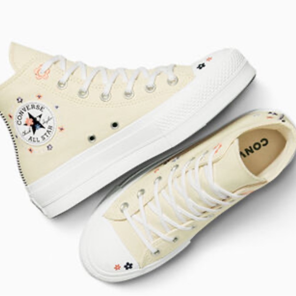 Sale!! Converse All Star Lift platform Sneakers petite Petals A14265C women’s